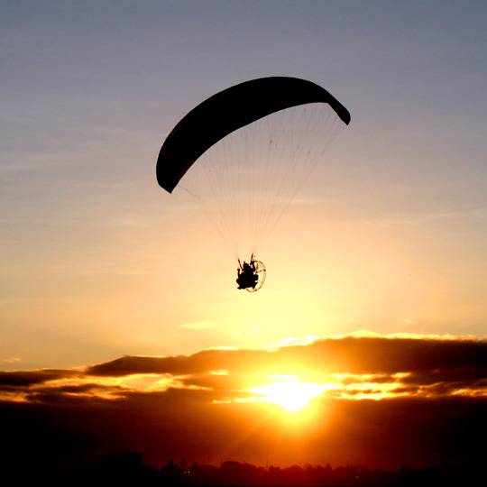 Le parapente en Corse, le silence et les paysages de rêve en Corse